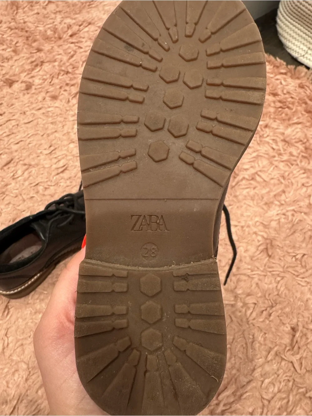 Zara polished black